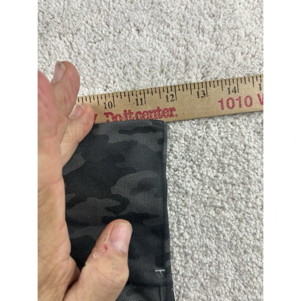 Spanx Leggings Womens Sz SP Capri‎ Gray Camo